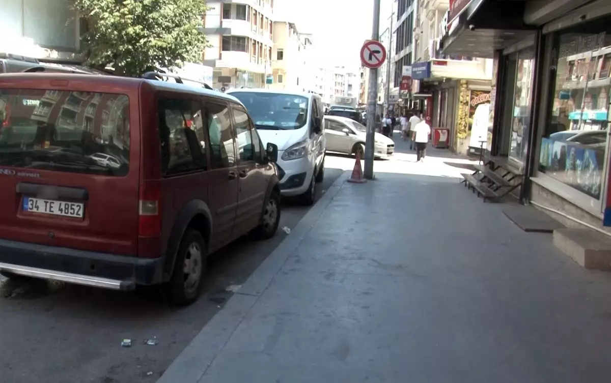 Esenyurt'ta Silahlı Tartışma: Yaralı Adam 'Ölmedim' Diye Bağırdı