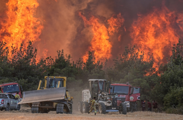 The forest fire that has been ongoing for 42 hours in Tekirdağ has been partially brought under control