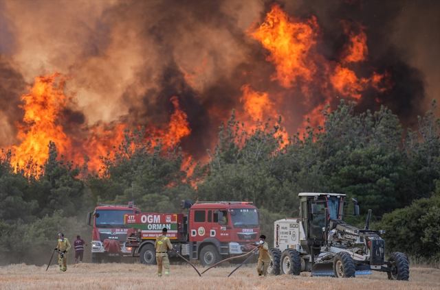The forest fire that has been ongoing for 42 hours in Tekirdağ has been partially brought under control