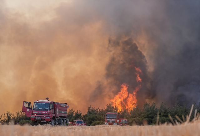 The forest fire that has been ongoing for 42 hours in Tekirdağ has been partially brought under control