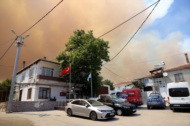 The forest fire that has been ongoing for 42 hours in Tekirdağ has been partially brought under control