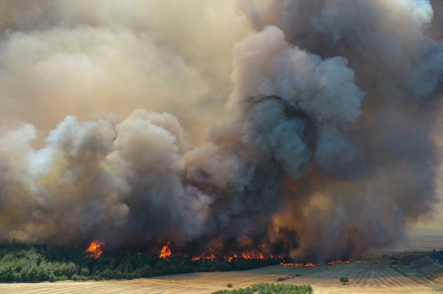 The forest fire that has been ongoing for 42 hours in Tekirdağ has been partially brought under control