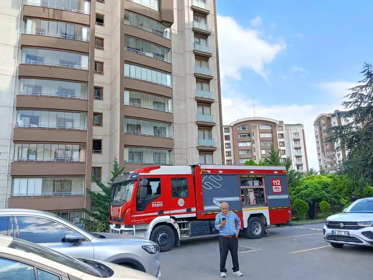 Ankara'da Dairede Çıkan Yangında Anne ve Oğlu Kurtarıldı