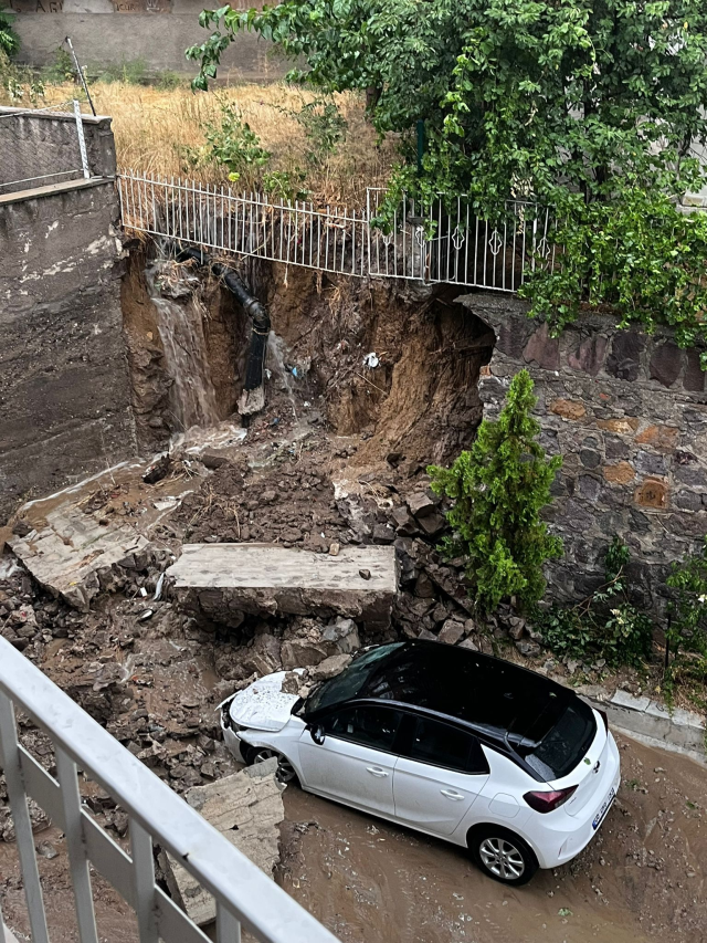The best image depicting the severity of the flood in Ankara! The waters burst the wall of the house