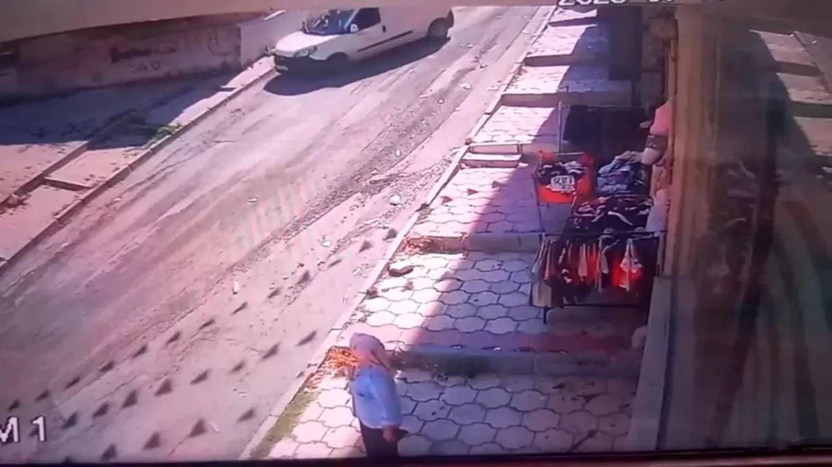 İstanbul'da Freni Boşalan Araçta Tehlikeli Anlar