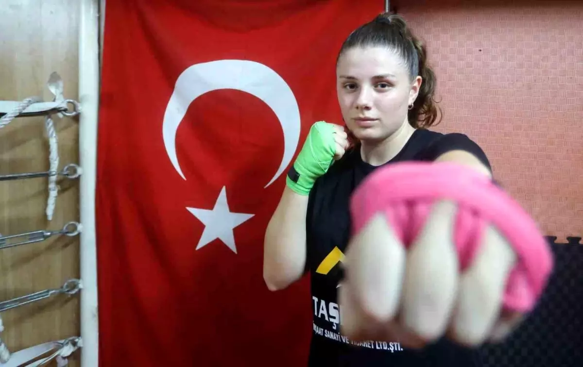 İrem İdil Satılmış, Kick Boks ve Muaythai'de Şampiyonluklarıyla Dikkat Çekiyor