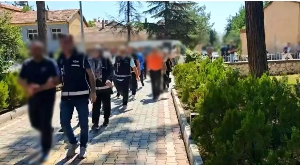 Burdur'da Uyuşturucu ve Fuhuş Çetesine Operasyon: 6 Tutuklama