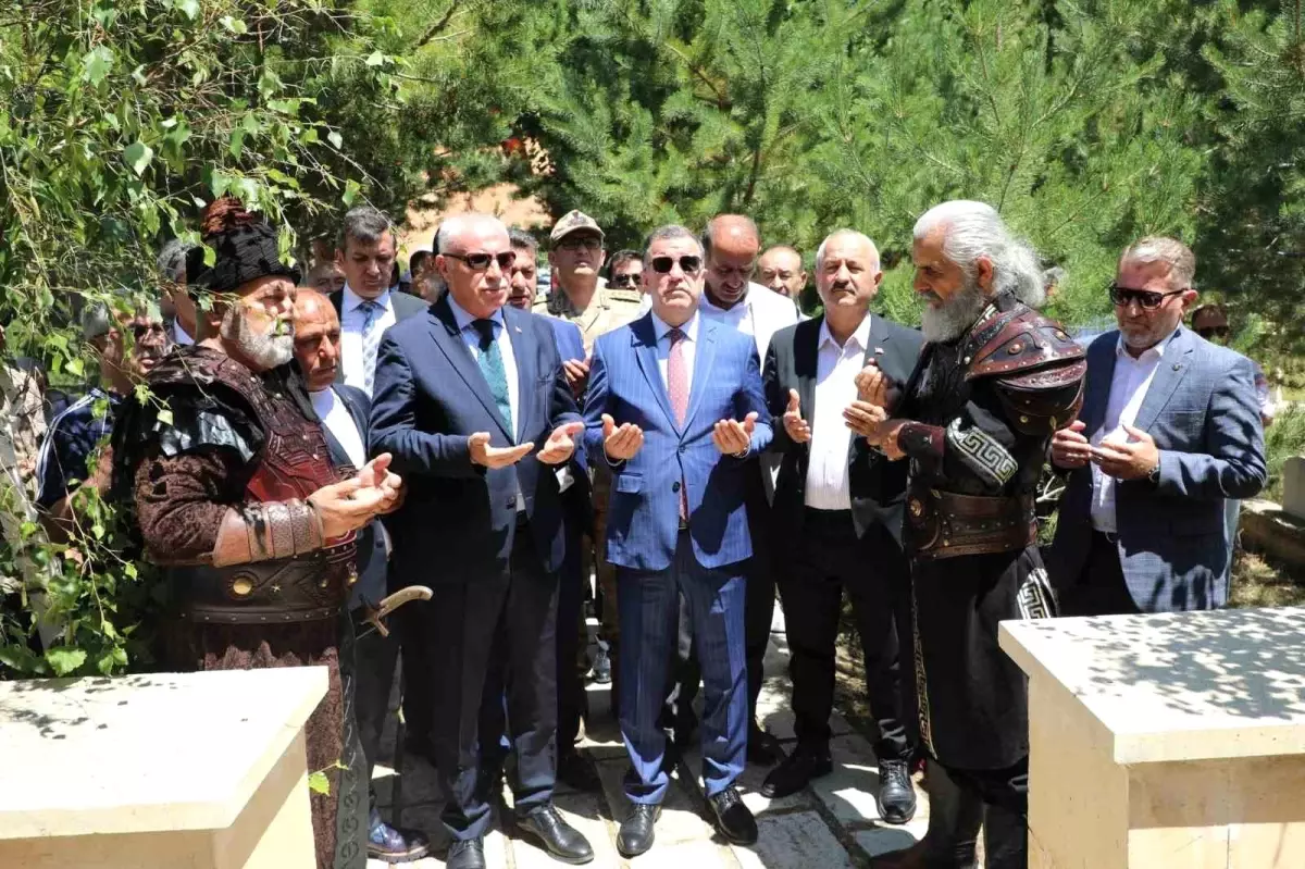 Dede Korkut'un Türbesi Ziyaret Edildi