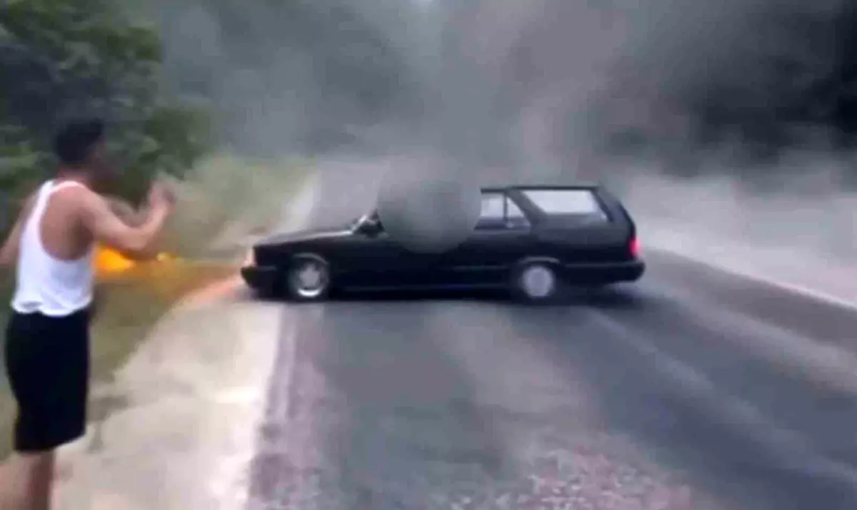 Drift Yaparak Trafik Güvenliğini Tehlikeye Atan Sürücüye Para Cezası