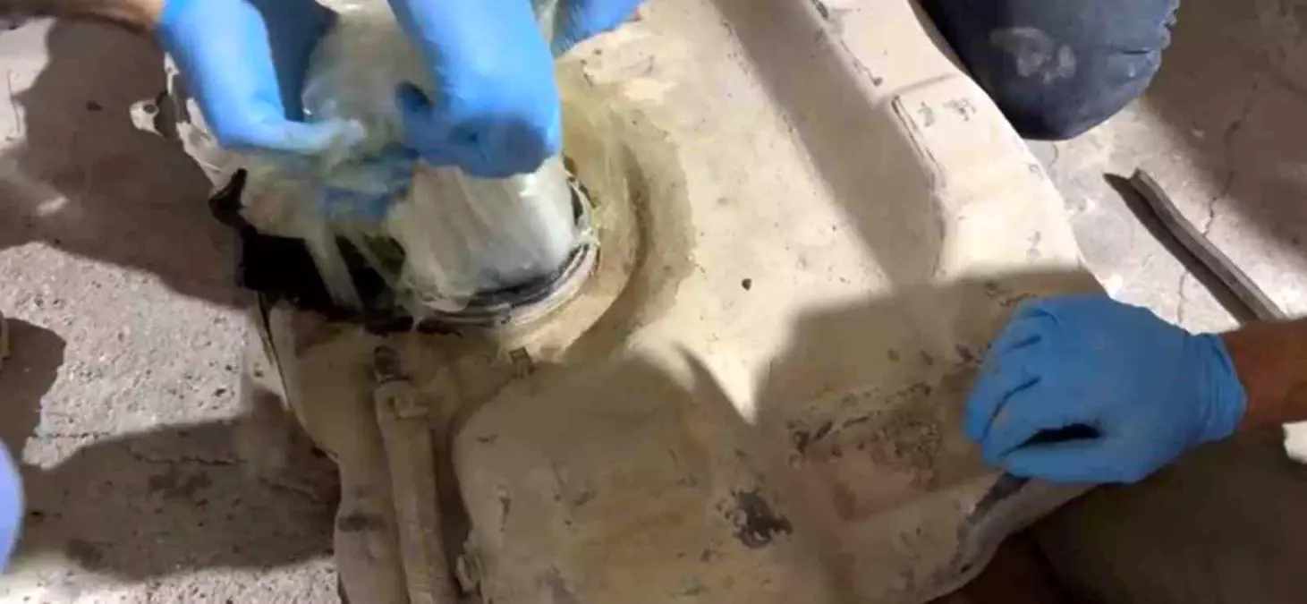 Batman'da Kamyonette 20 Kilo 300 Gram Esrar Ele Geçirildi