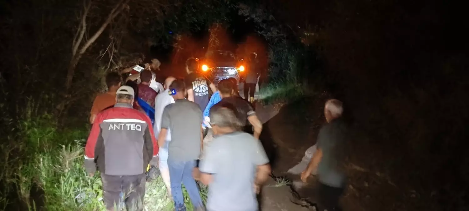 Oltu'da Sel Felaketi: Bir Kadın Sürüklendi, Eşi Kurtuldu