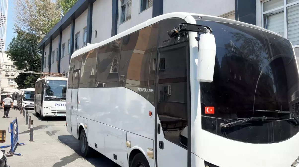 FETÖ'ye Yönelik Eş Zamanlı Operasyonda 51 Şüpheli Adliyeye Sevk Edildi