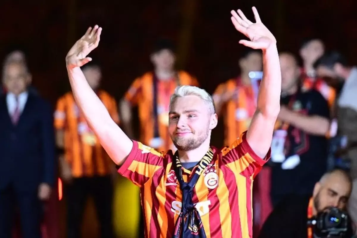 Galatasaray'da 4 ayrılık hazırlığı birden