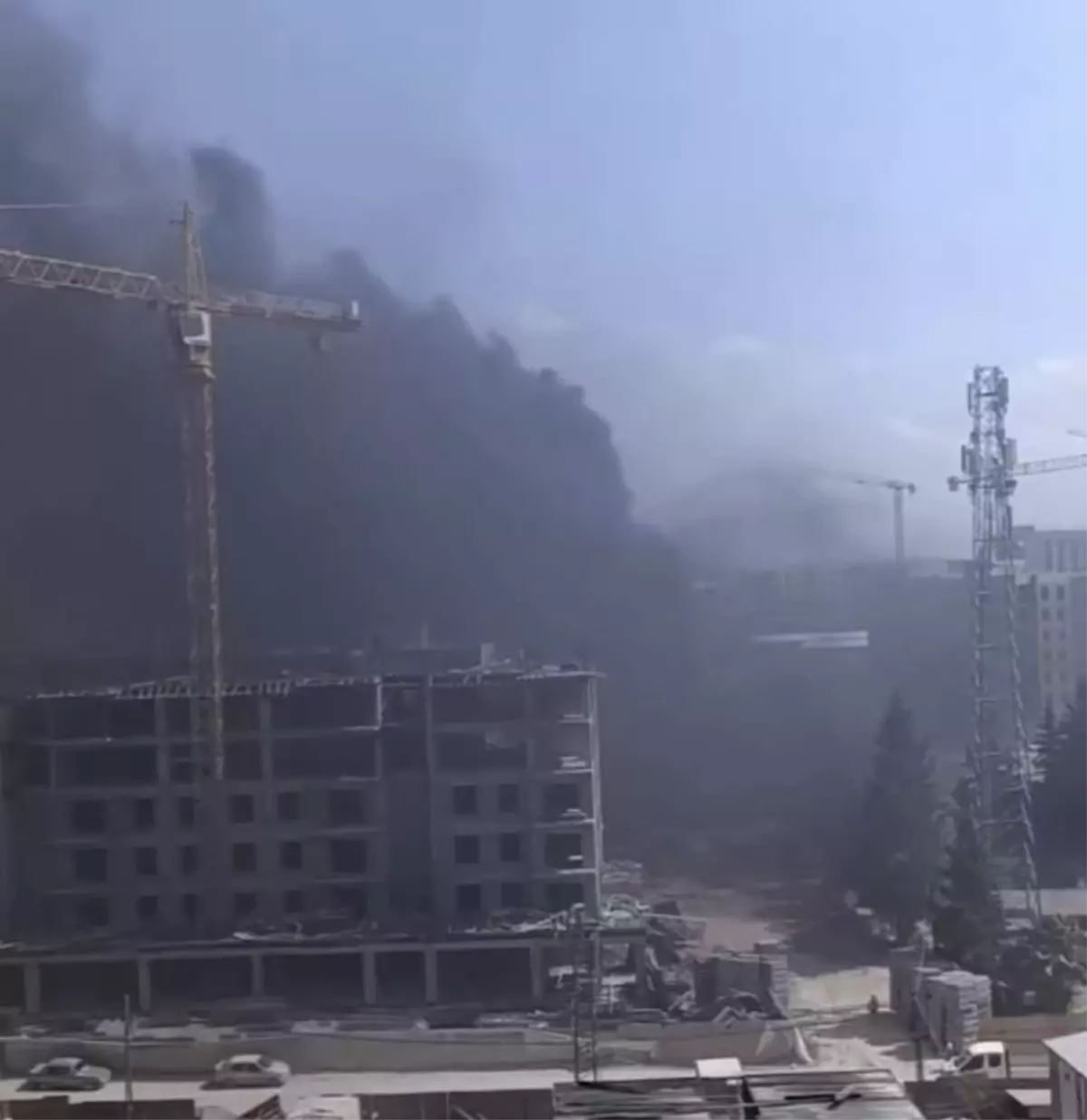 Defne'deki Şantiye Yangını Kontrol Altına Alındı