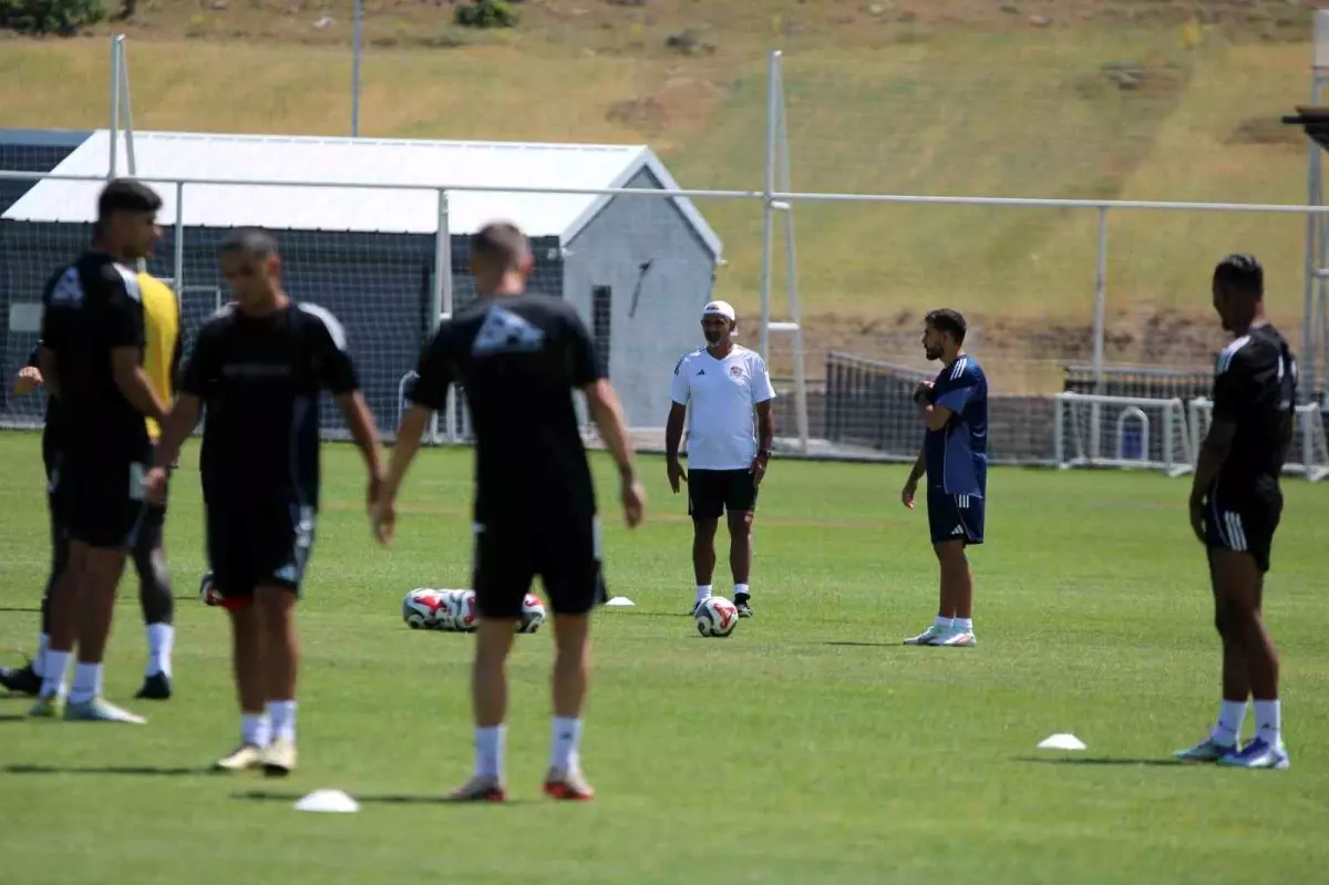 Gaziantep FK Teknik Direktörü Taşdemir'den Transfer ve Taraftar Mesajı