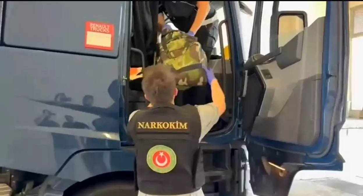 Kapıkule Gümrük Kapısı'nda 26 Kilo Skunk Operasyonu: 4 Tutuklama