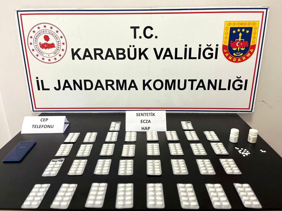 Karabük'te 353 Sentetik Ecza Hap ile Yakalanan Şahıs Adliyeye Sevk Edildi