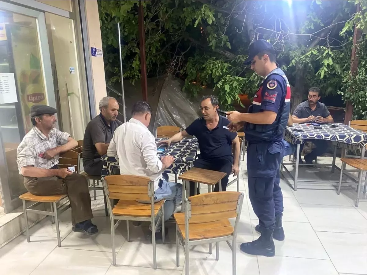 Aydın'da 'Sıcak Nokta' Uygulamasında 2 Aranan Şahıs Yakalandı
