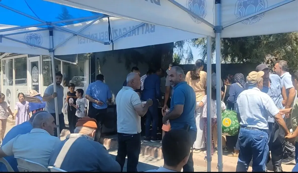 Malatya İş İnsanları Platformu'ndan aşure ikramı
