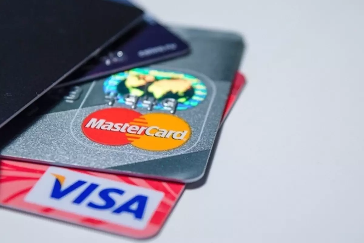 Mastercard ve Visa'ya soruşturma başlatıldı