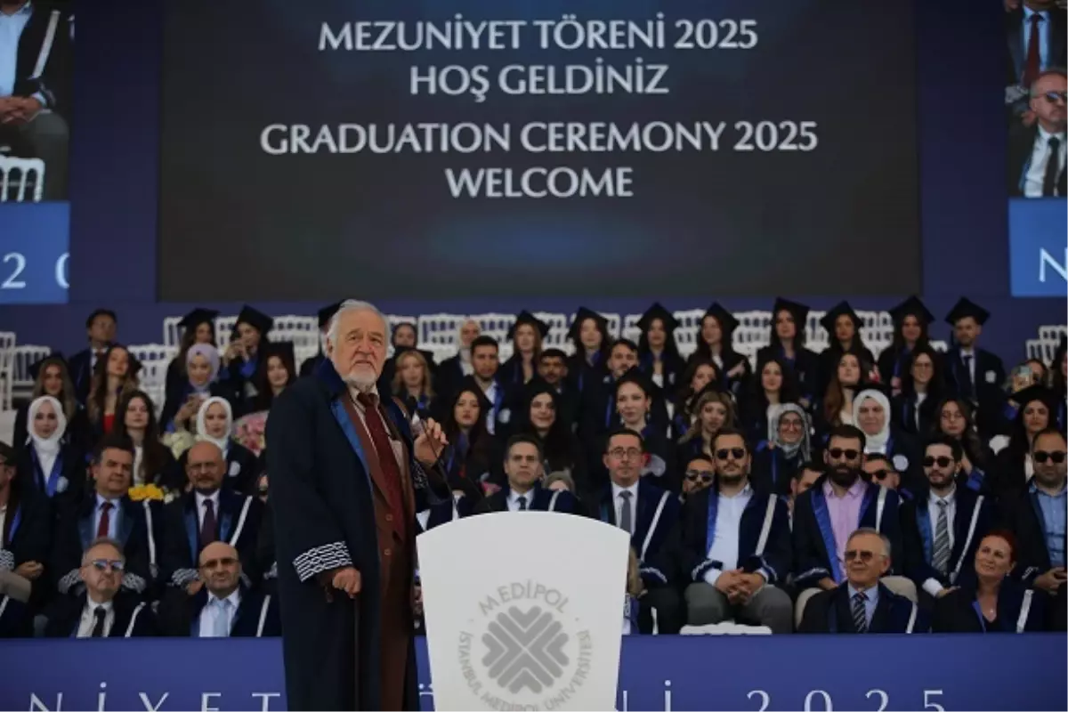 İstanbul Medipol Üniversitesi'nde 13 Bin Mezun Diploma Aldı