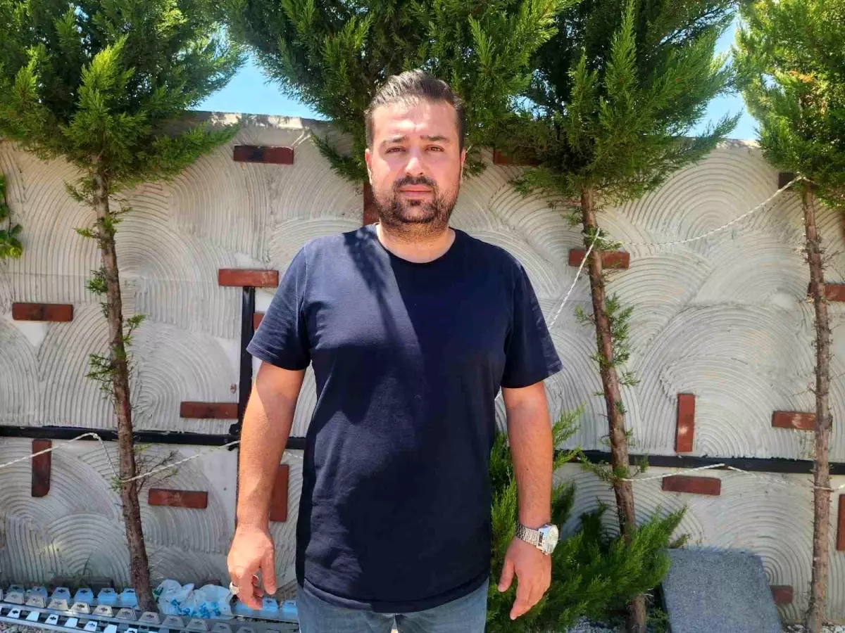 Menderes Belediyesi'nde Rüşvet İddiaları: 'Müteahhitler Yolunacak Kaz Olarak Görülüyor'