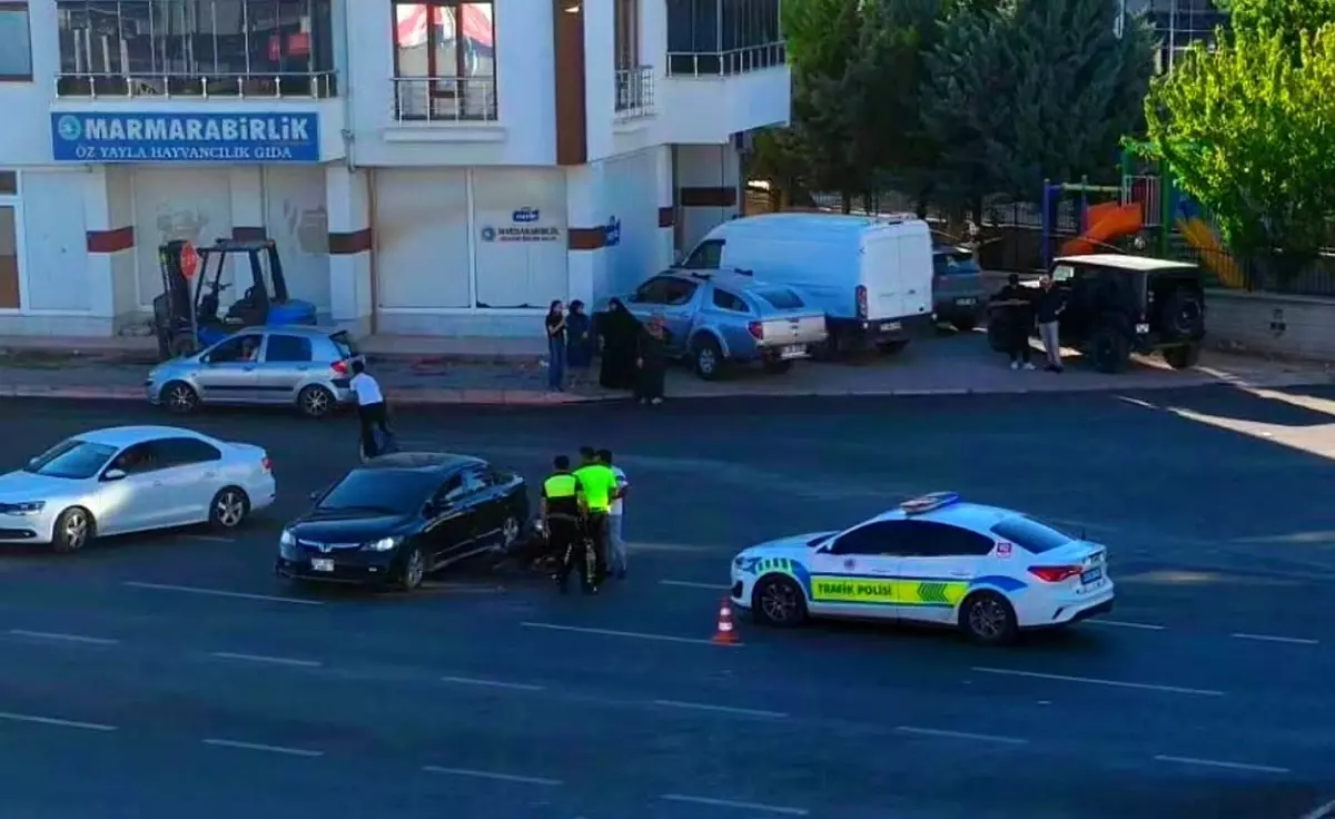Elazığ'da Motosiklet Kazası: Sürücü Yaralandı
