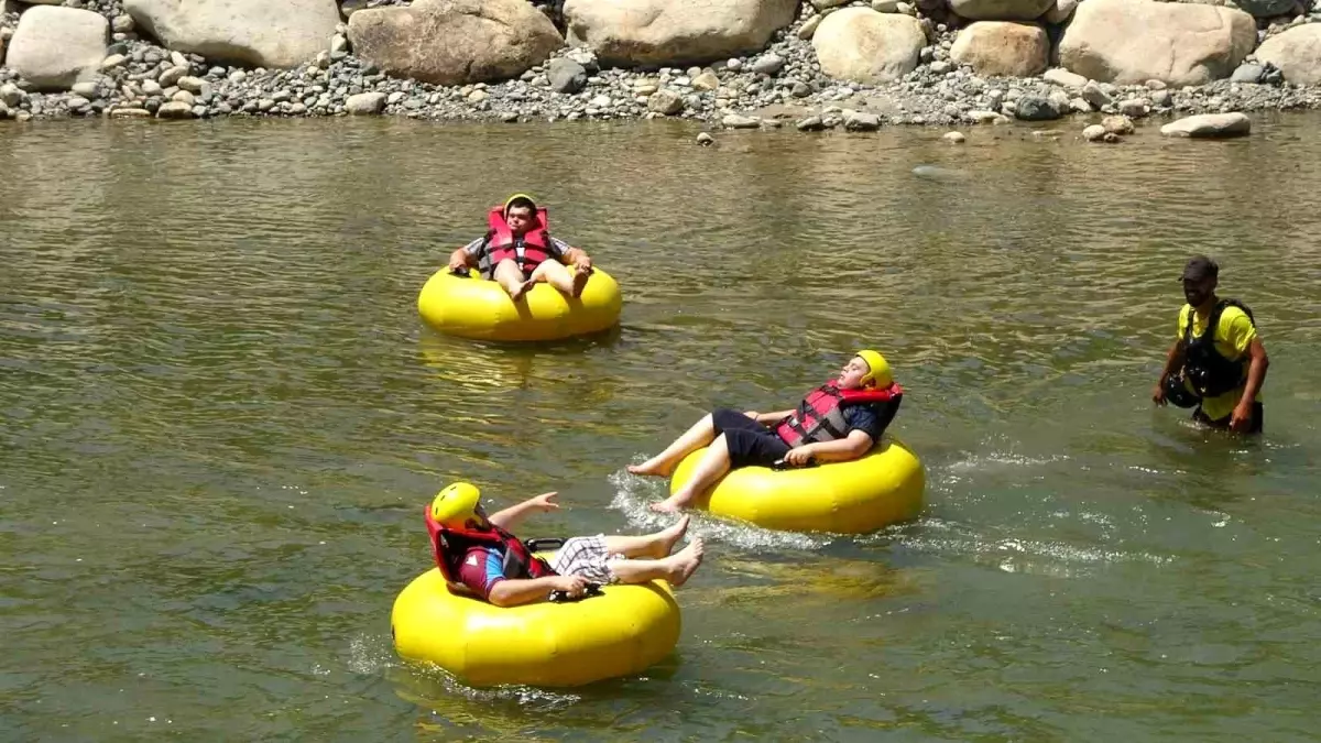 Down Sendromlu Çocuklar İçin Rafting Etkinliği Düzenlendi
