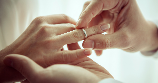 Rüyada evlendiğini görmek ne anlama gelir? Babayla, sevdiğinle, akrabayla evlenmenin anlamı!