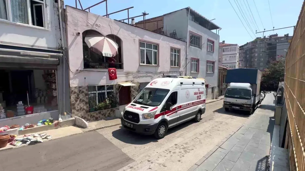 Samsun'da Çatı Onarımında Düşen Stajyer Yaralandı