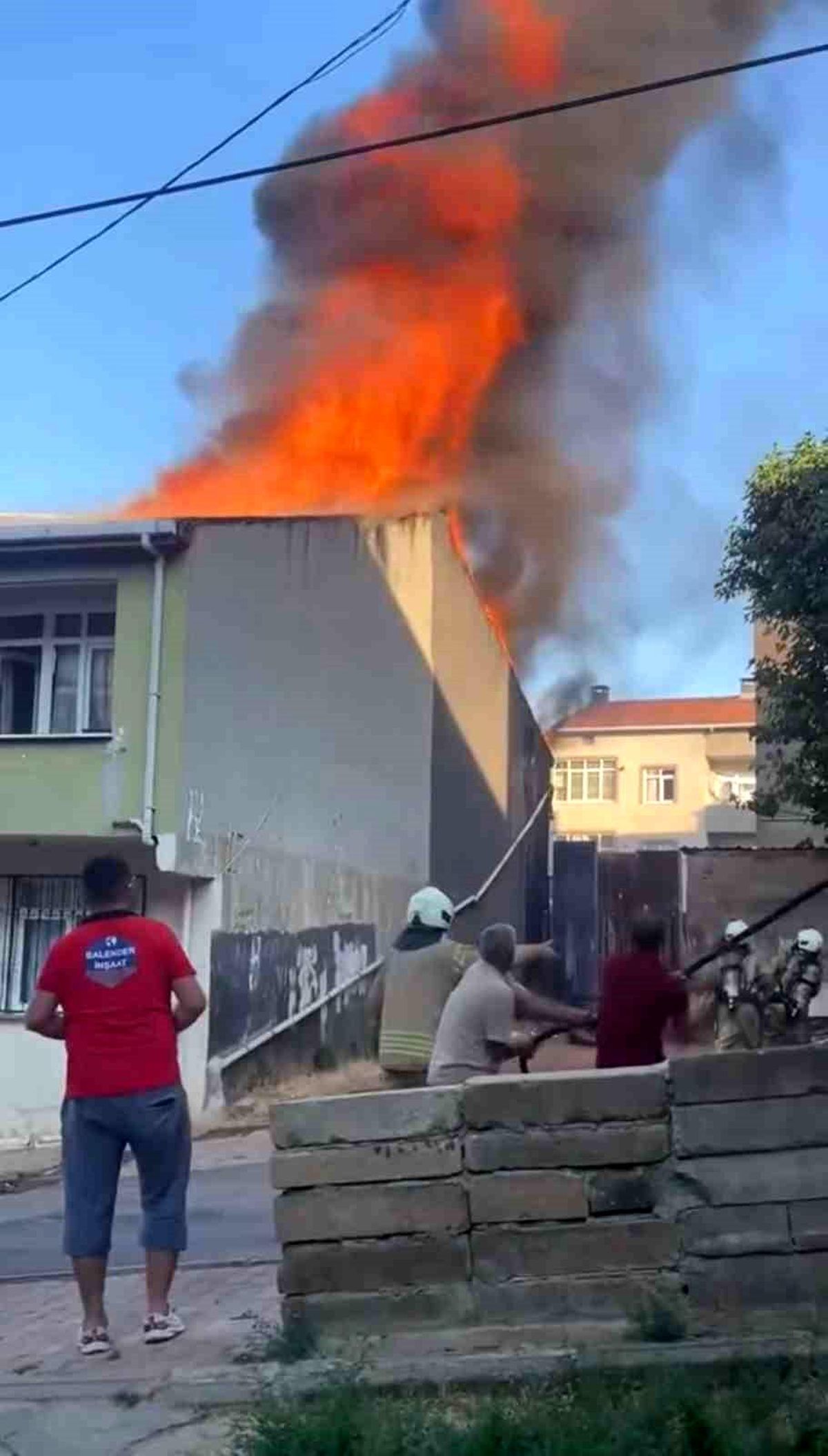 Sultanbeyli'de Yangın Paniği