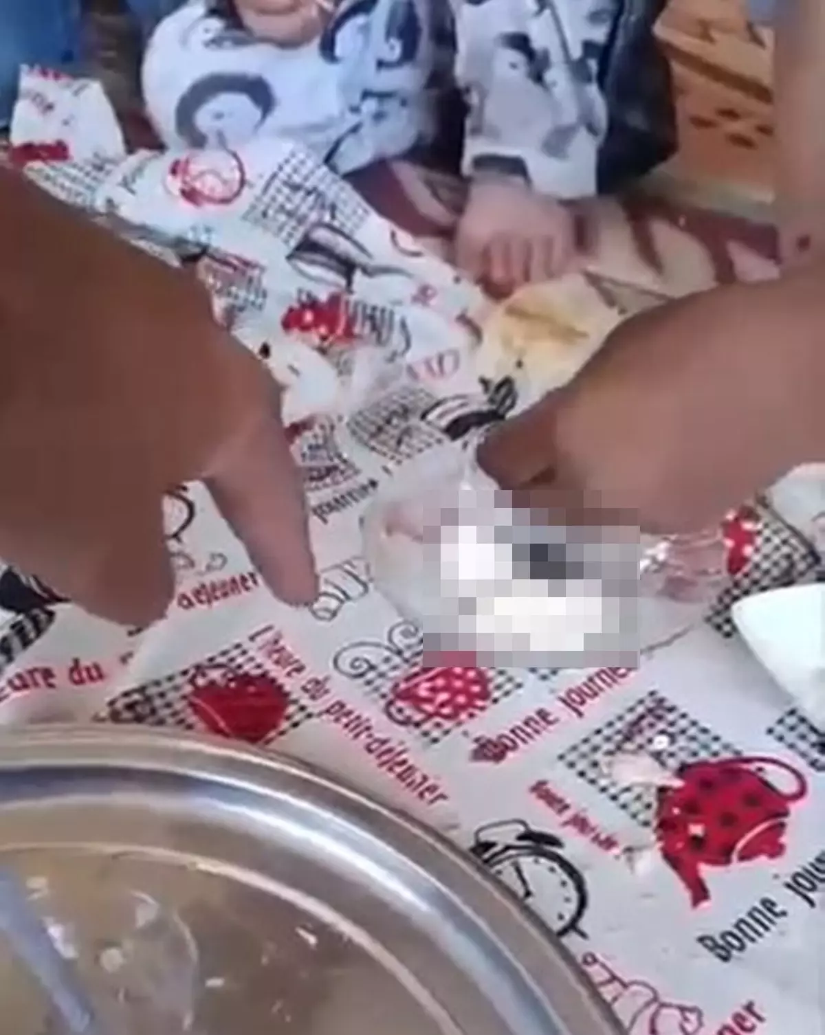 Diyarbakır'da Çocuklara Eziyet Eden Üvey Kardeş Gözaltında