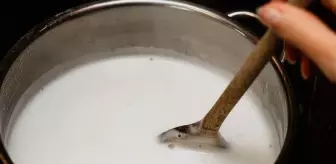 4 yaşındaki çocuk kaynar süt kazanına düştü