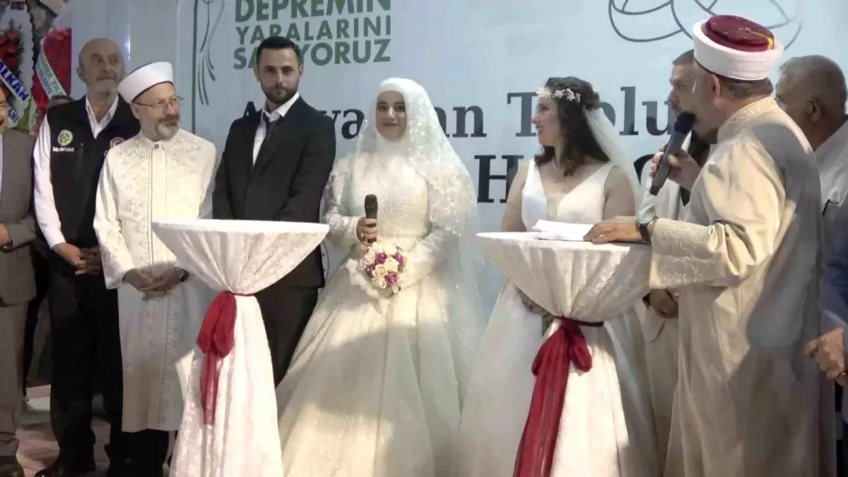 Adıyaman'da Depremzede 100 Çift İçin Toplu Nikah Töreni Düzenlendi