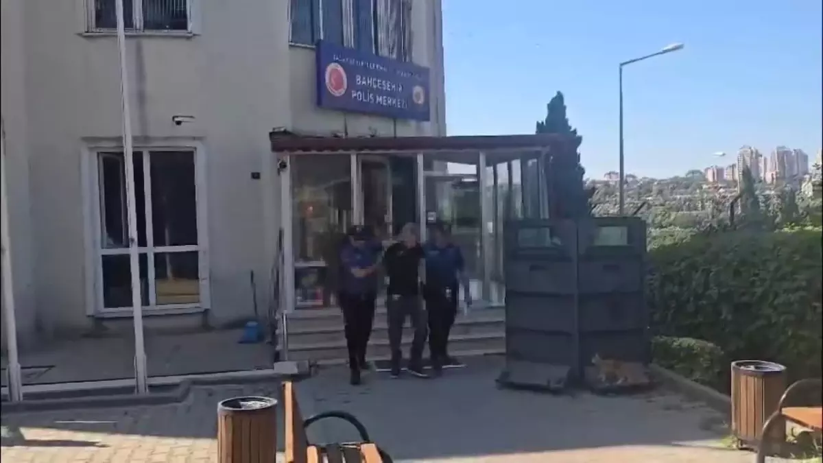 Eşini Bıçaklayarak Öldüren Koca Gözaltına Alındı