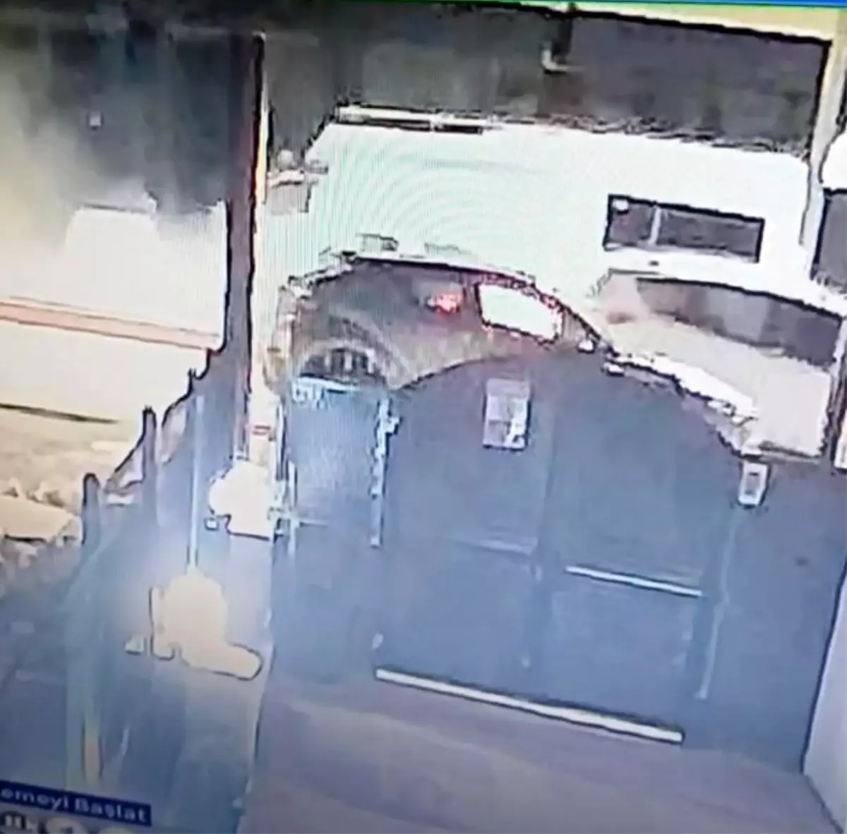 Elazığ'da Pikap ile Otomobil Çarpıştı: 3 Yaralı