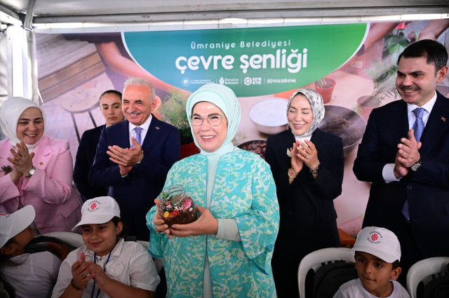 Emine Erdoğan attended the Environmental Festival, made terrariums with children
