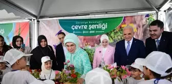 Emine Erdoğan Çevre Şenliği'ne katıldı, çocuklarla teraryum yaptı
