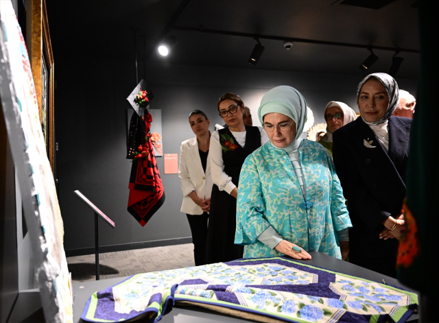 Emine Erdoğan attended the Environmental Festival, made terrariums with children