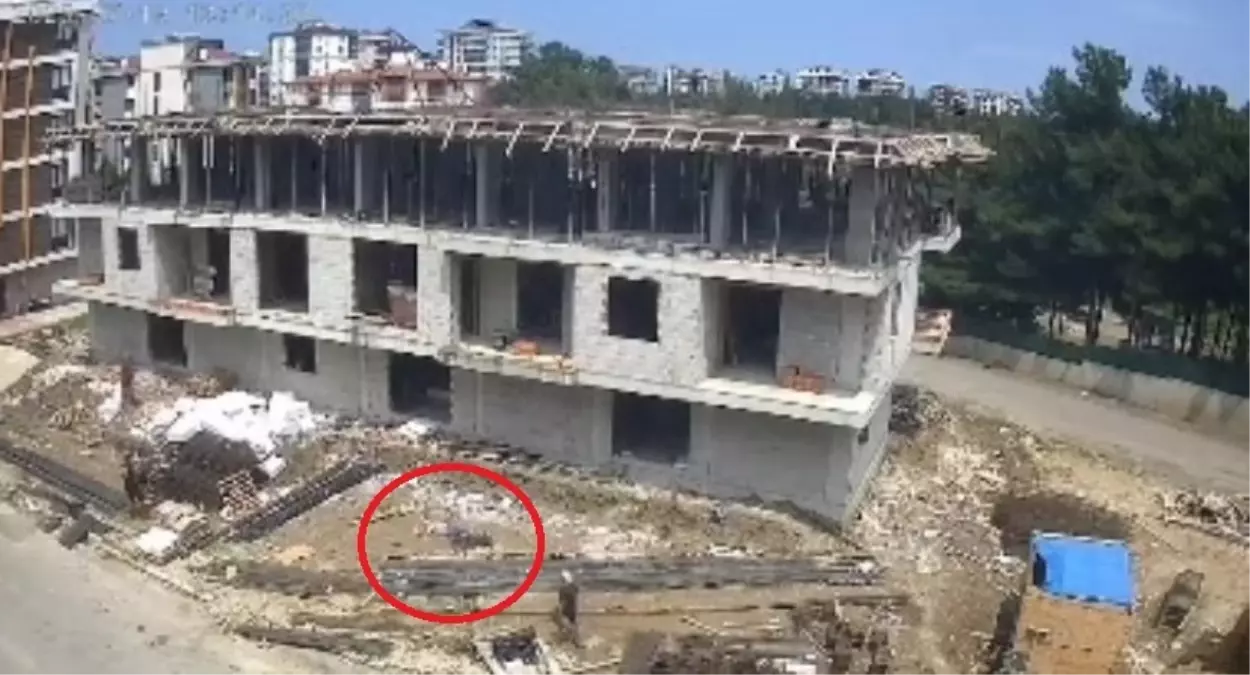 Inşaatta Düşen Tuğla Ustası Ağır Yaralandı