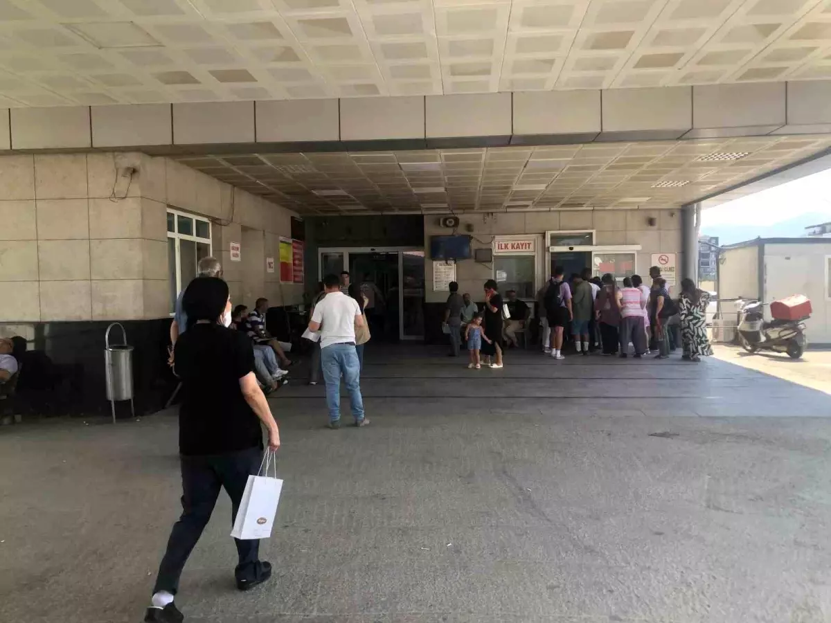 Kemalpaşa'da Fabrikada Gıda Zehirlenmesi Şüphesi: Çok Sayıda İşçi Hastanelere Başvurdu