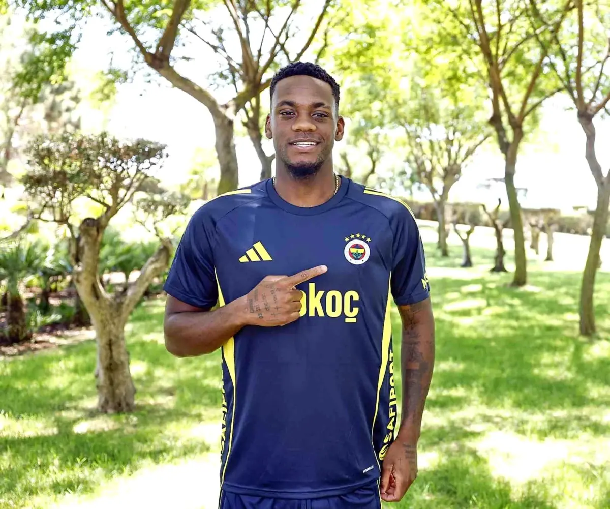 Jhon Duran: Fenerbahçe'de Olmaktan Çok Mutluyum
