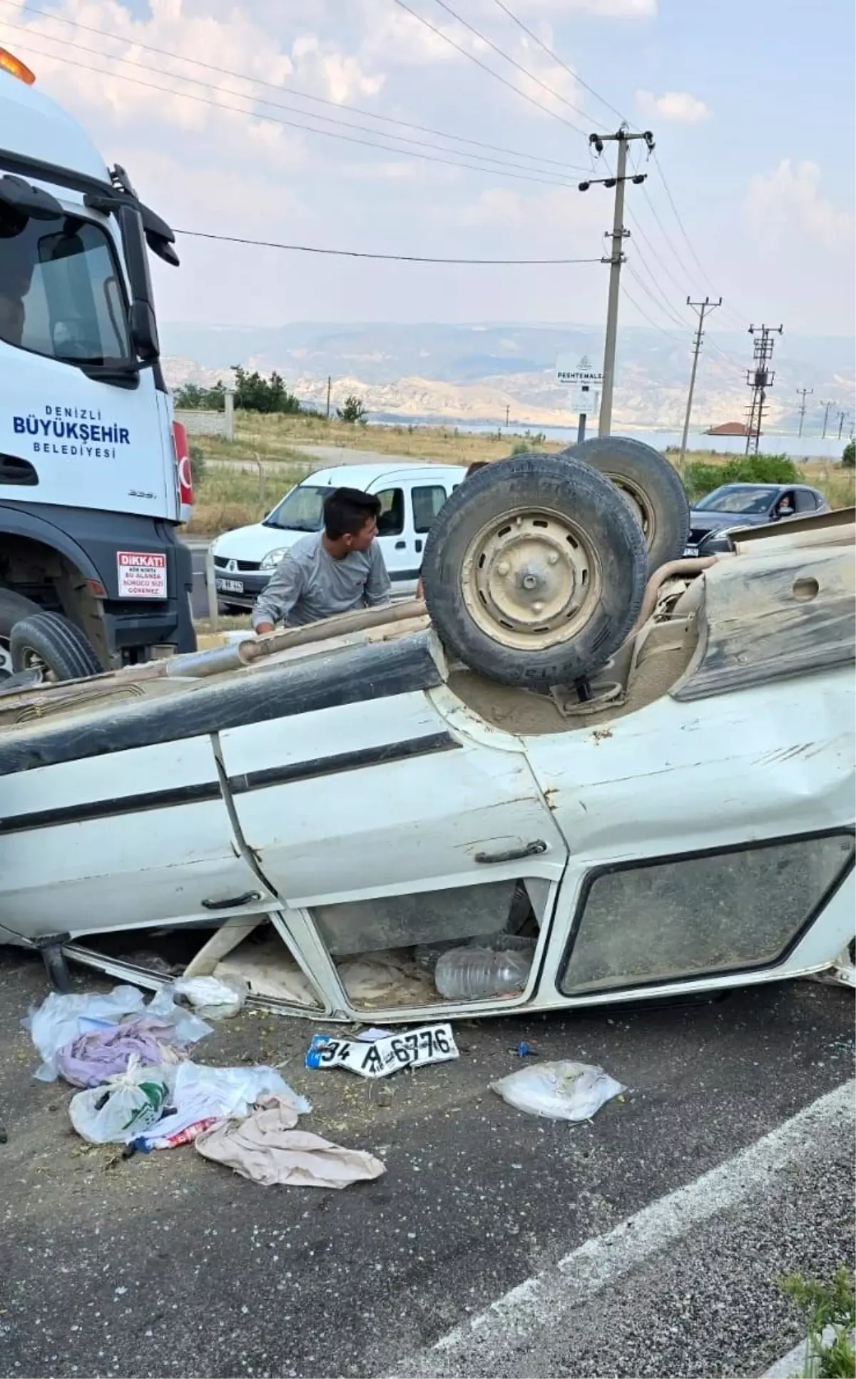 Denizli'de Kontrolsüz Kavşak Kazası: Bir Yaralı