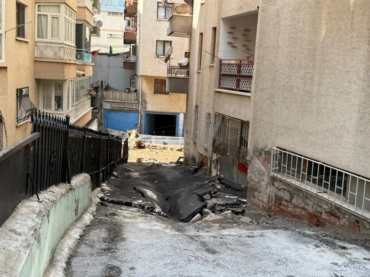 Keçiören'de Sağanak Sonrası Sel Felaketi: Anne ve Kızını Kurtarma Mücadelesi