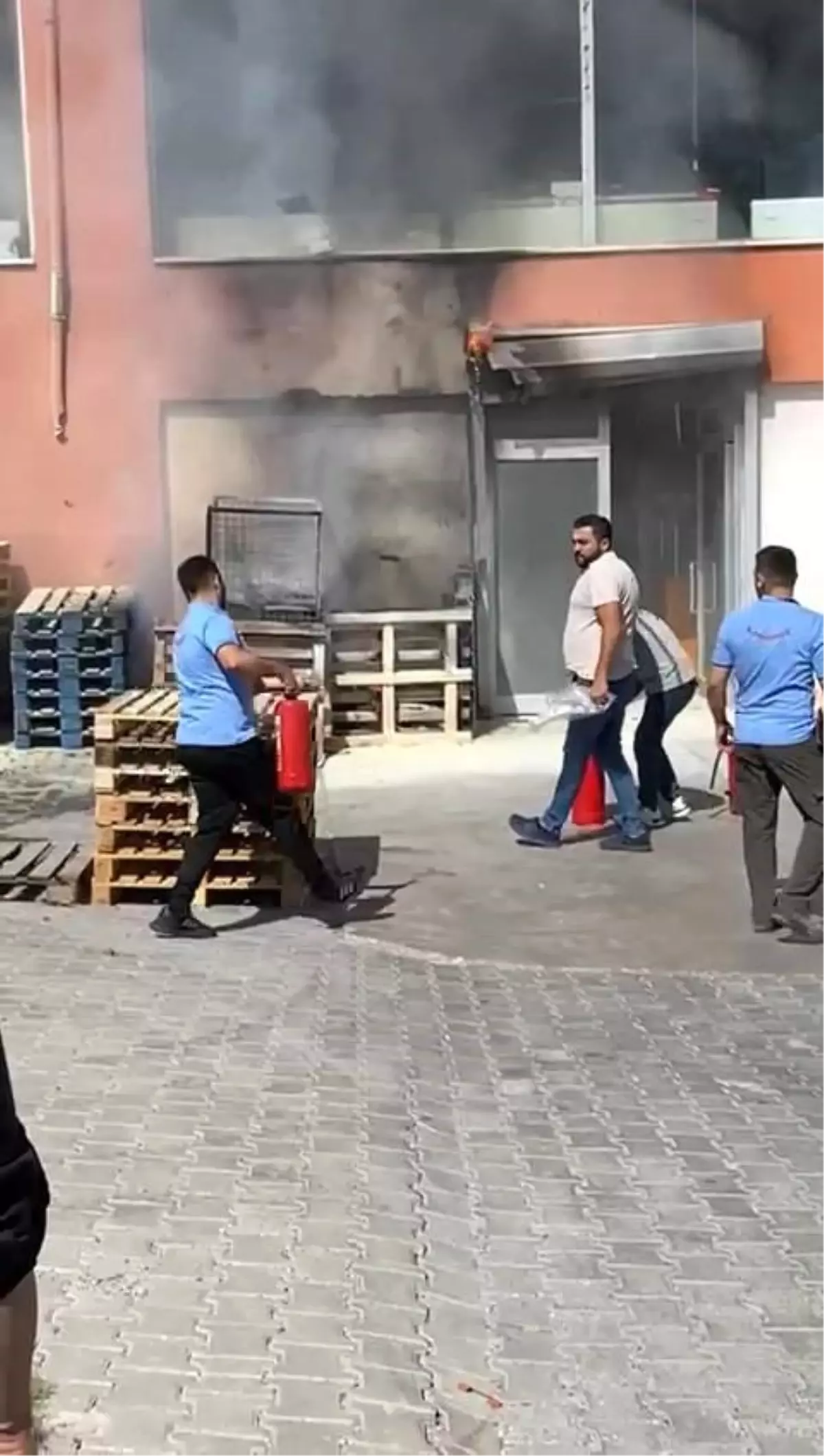 Nevşehir'de Alışveriş Merkezinde Yangın Paniği