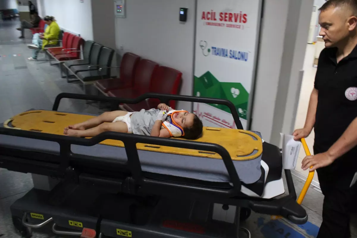 Aksaray'da Balkonlardan Düşme Kazası: 2 Yaşındaki Çocuk Yaralandı