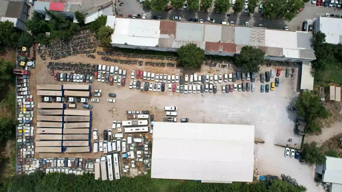 Yediemin Otoparklarında Çürüyen Araçların Satışı İçin Süreç Hızlandı