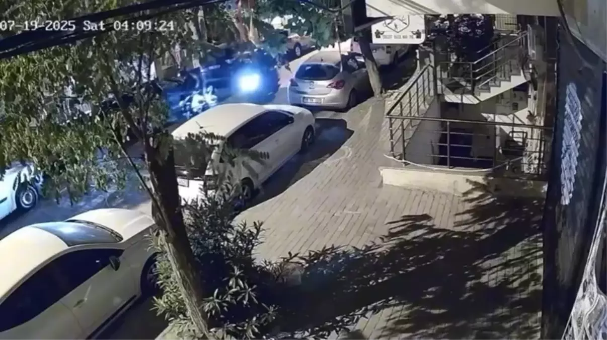 Avcılar'da Motosiklet Hırsızlığı Güvenlik Kamerasında
