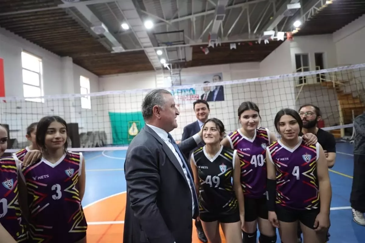 Gençlik ve Spor Bakanı Bak, Yaz Programlarını Tanıttı
