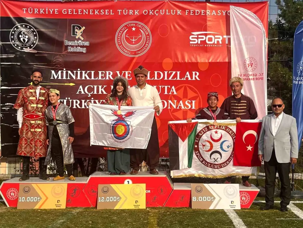 Elazığlı Sporcu Buğlem Sare Deveci, Geleneksel Türk Okçulukta Türkiye 3.'sü Oldu